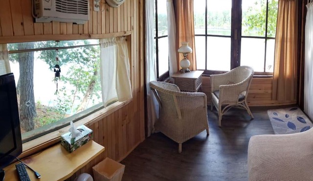 A Pet Friendly Waterfront Cottage with Sandy Beach for rent