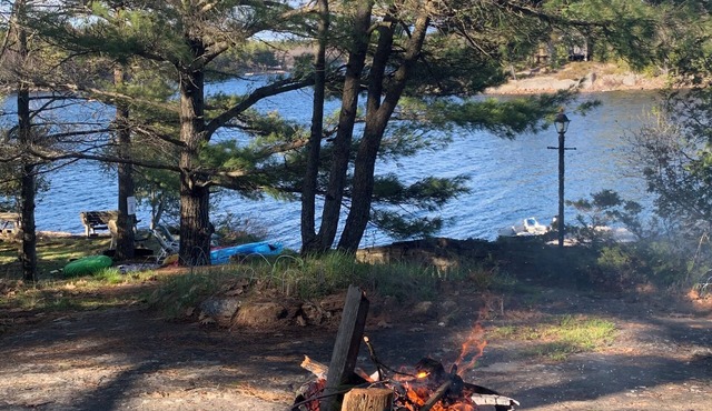 A fishing and swimming dream! 2 Bedroom Island Cottage Retreat on Georgian Bay