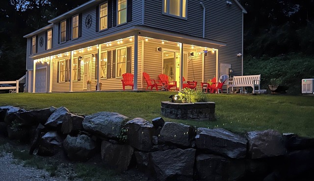 A seacoast house on its own private road in York Harbor beach