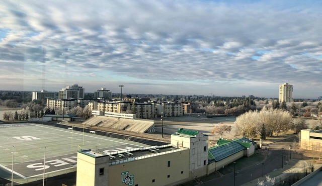 Accessible Queen Studio w/Free Hot Breakfast in Saskatoon