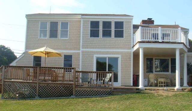 Across the Beach ~ 4 bdr 4 bath home ~ Sleeps 14+ ~ Multi-Family