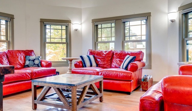 Aldine 4a 4 Bedroom Condo by Redawning