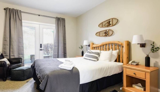 All Season Ski in/out Chalet at Calabogie Peaks