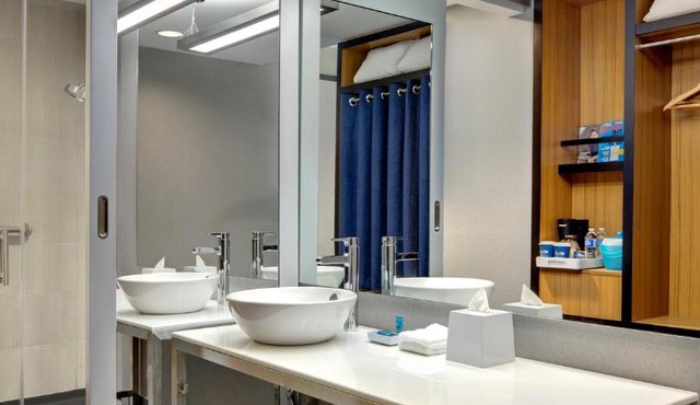 Aloft by Marriott New York Brooklyn