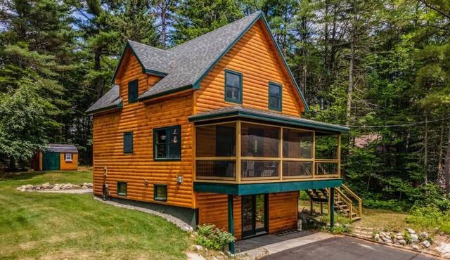AMAZING 3BD MOUNTAIN ESCAPE | SLEEPS 8 | HOT TUB