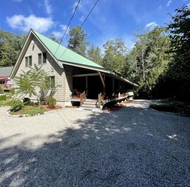 Amazing Cabin for Big Groups with Pool and Air Hockey Table in Bridgton, Maine