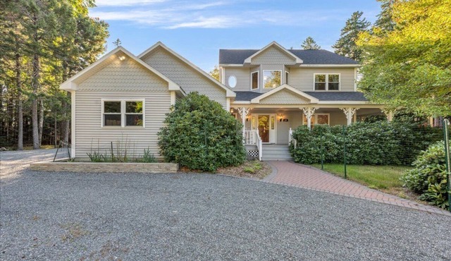 Anne's Oceanfront House - Acadia National Park Region 5 Bedroom 7 beds 3.5 Baths
