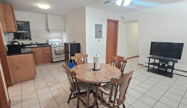 Apartment + Parking - 5–10 Min to PATH for NYC
