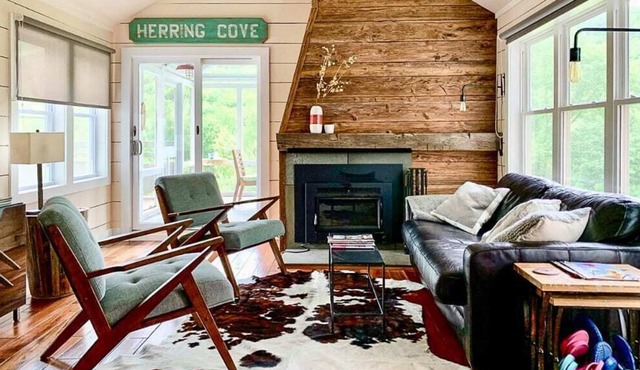 Apple Hill - Cozy with Views near Roxbury