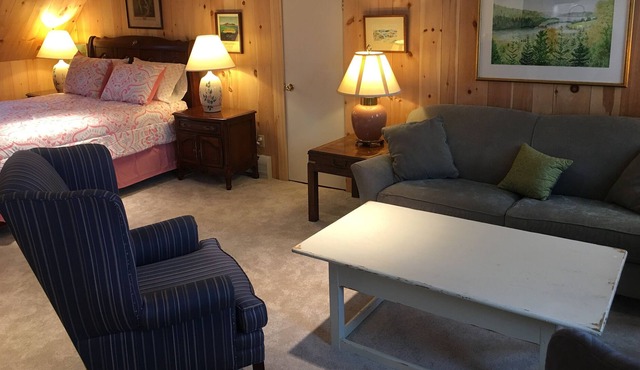 Apt 2 Studio apartment in downtown Stonington