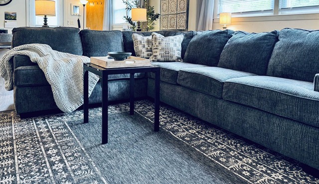 ATV trail nearby, dog-friendly 1-bed apartment in D-F with fully-stocked kitchen