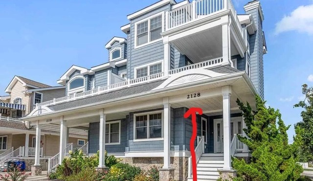 Avalon 5 Bedroom/4 Bath Townhouse - Bay Views - sleeps 12 in Avalon