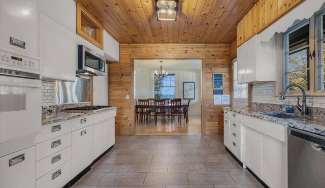 Bar Harbor Bungalow!