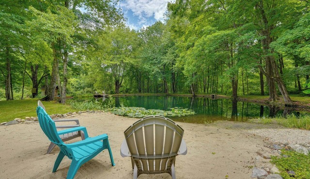 Barn House w/Private Pond & Dock in Southbury!