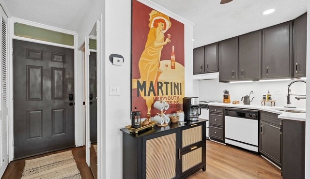 Bay Getaway, Cozy Studio Condominium in Daphne, AL - Sleeps 2 - Near Interstate in Daphne