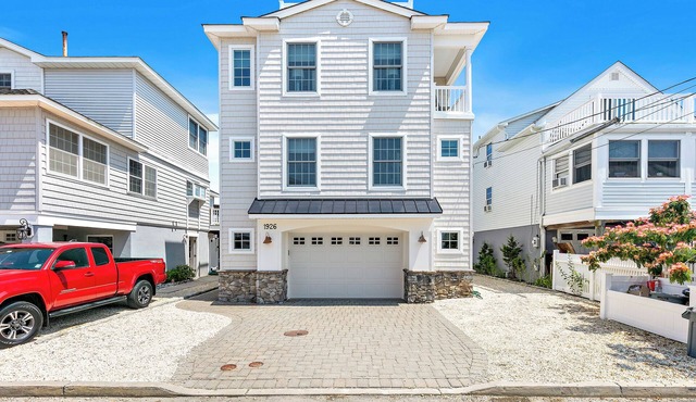 Bayfront beauty! 4 bedroom home on the water with dock! Includes toys!