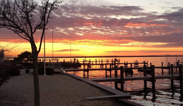 Bayfront, Spacious 5 Bedroom Home With Beautiful Views.