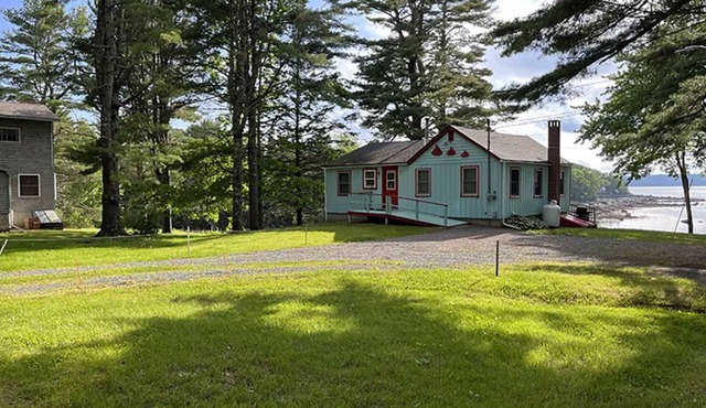 Bayside Road - Cozy cottage overlooking Union River Bay