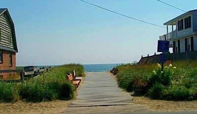 Beach House at Seabrook Beach NH 50 steps to the sand!