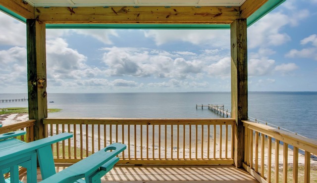 Beachfront Cottage w/Dock on Florida Gulf Coast in Lanark Village