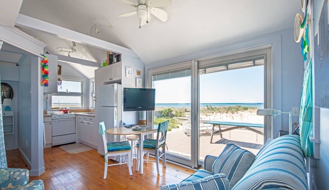 Beautiful 1 bedroom cottage on the beach! RPSH008