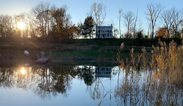 Beautiful 1810 Federal House - 35 Park-like Acres Swimming Pond Mins from Hudson