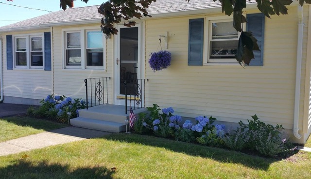 Beautiful 2-bedroom cottage in Narragansett perfect for relaxing stays
