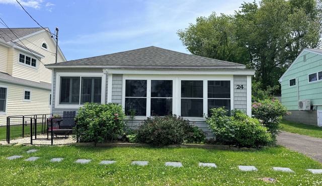 Beautiful 3 Bedroom Cottage steps from the Beach with brand new Trex deck