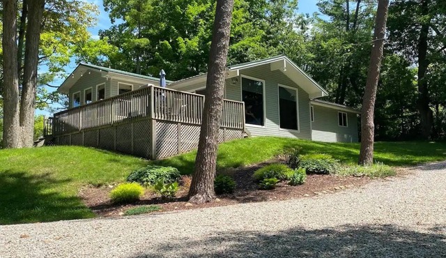 Beautiful 3 bedroom, 1 bath cottage in the heart of Port Franks, Ontario.