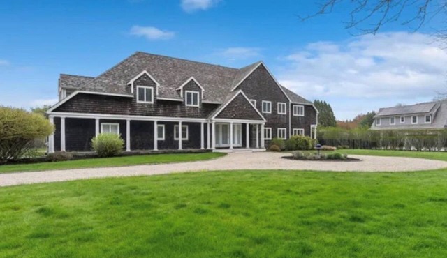 Beautiful 5-bedroom home with private tennis court & pool Southampton village