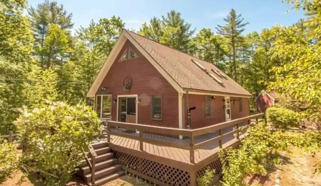Beautiful Belleau Lake Home with Lake Access!