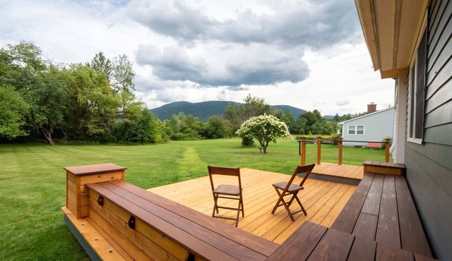 Beautiful Downtown Home With Mountain Views