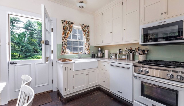 Beautiful pet friendly riverfront vacation home on the Bantam River in Washington Depot