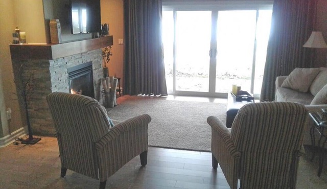 Beautiful quiet waterfront ladies or couples retreat.