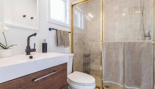 Beautiful Sag Harbor Retreat Close to Village & Beaches