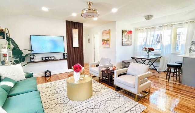 Beautiful Suite close to the airport, restaurants and mall
