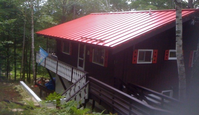 Behind Storyland! 4 BD, 2 BATH, Wireless! Views of mountains!