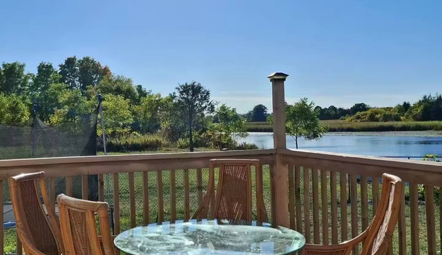 Belleville Salmon River Waterfront Cottage