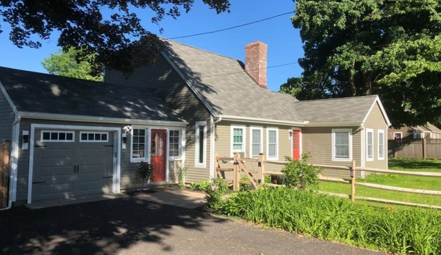 Berkshires Getaway Walk to Distillery - No Pet Fee!