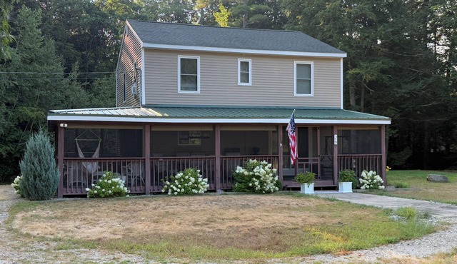 BEST RATES & DISCOUNTS Lake house with water access at public beach steps away