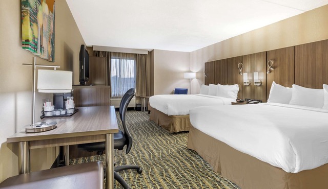 Best Western Plus New Englander