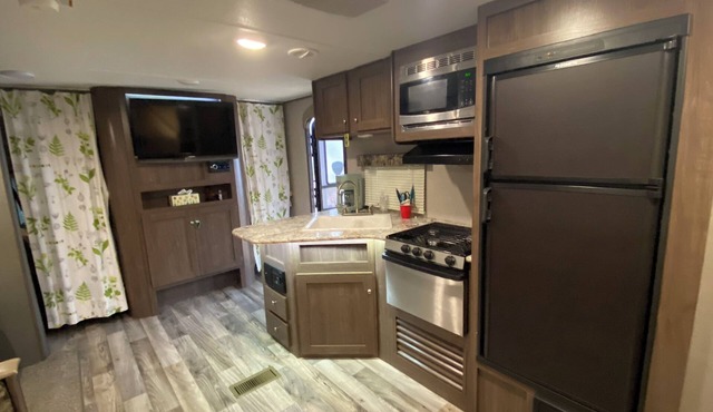 Big Fish Bay - Five Star Campground! Outdoor Waterslide & Pool! $185/night in Slave Lake