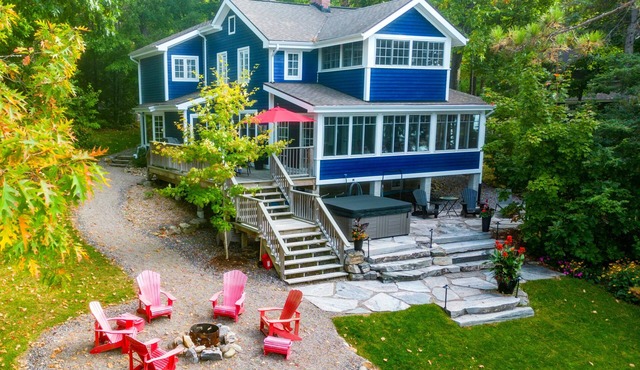 Birchwood in Bala - Stroll to Town from Your Lake Muskoka Retreat!