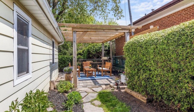 Blue Haven Retreat, Downtown Milton's Hidden Gem!