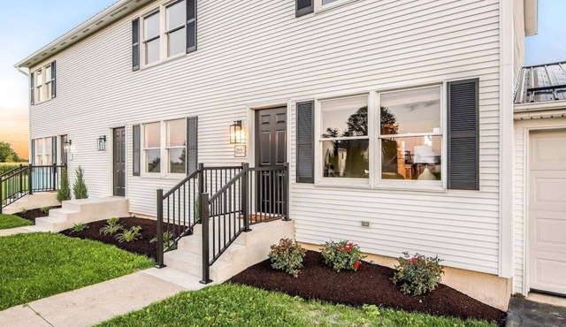 Boho Bungalow | Amish Country + Outdoor Patio in Creston