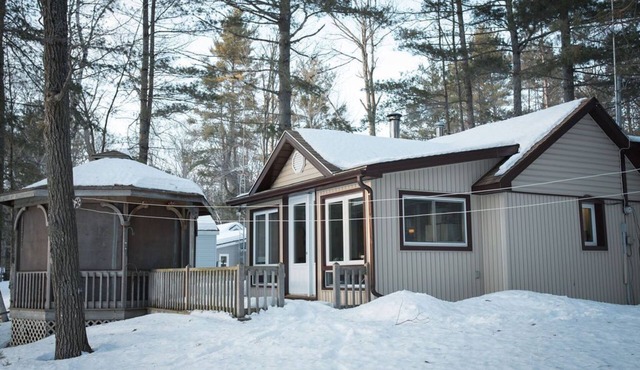 Bon Echo Area Cottage