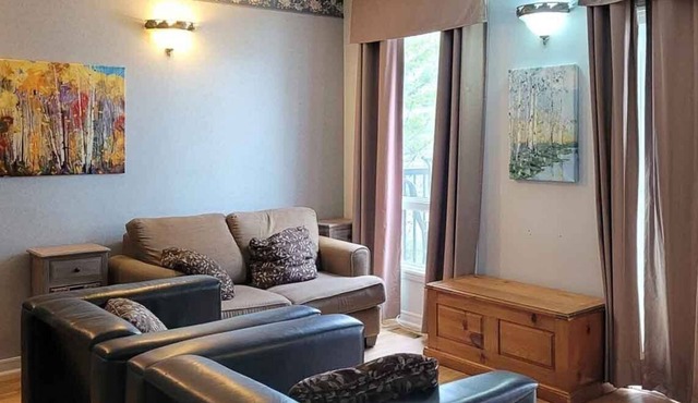 Bon Echo Escape - Four Bedroom Cottage, Sleeps 10 in Plevna