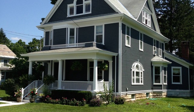 BONNET HOUSE IS WHERE TIMELESS VERMONT CHARM MEETS MODERN LUXURY.