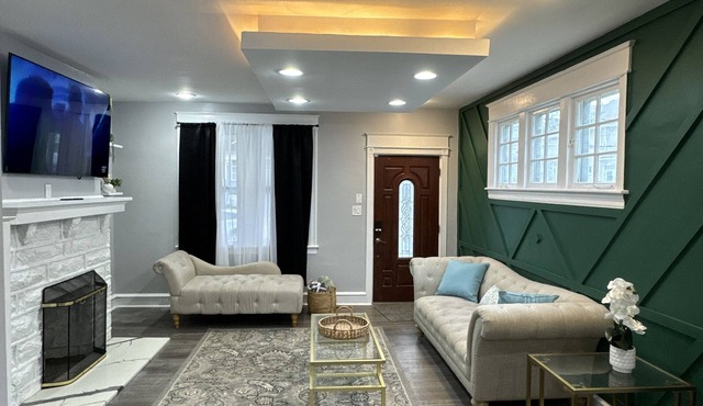 Book Now! 30% OFF, FIFA WC Group Stay,3BR, Sleeps8, UPenn, QBed, Fast Wi-Fi