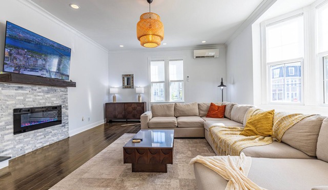 Boston 5BR Retreat Sleeps 12 Free Parking Backyard